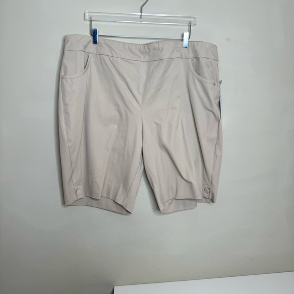 Soft Surroundings Shorts Superla Stretch Shorts Khaki Gail Short - Picture 2 of 12